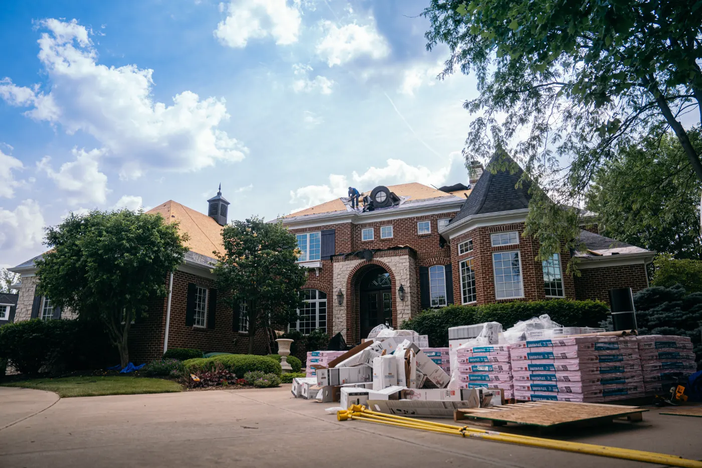 Manufacturer-certified roof installation in Providence Green